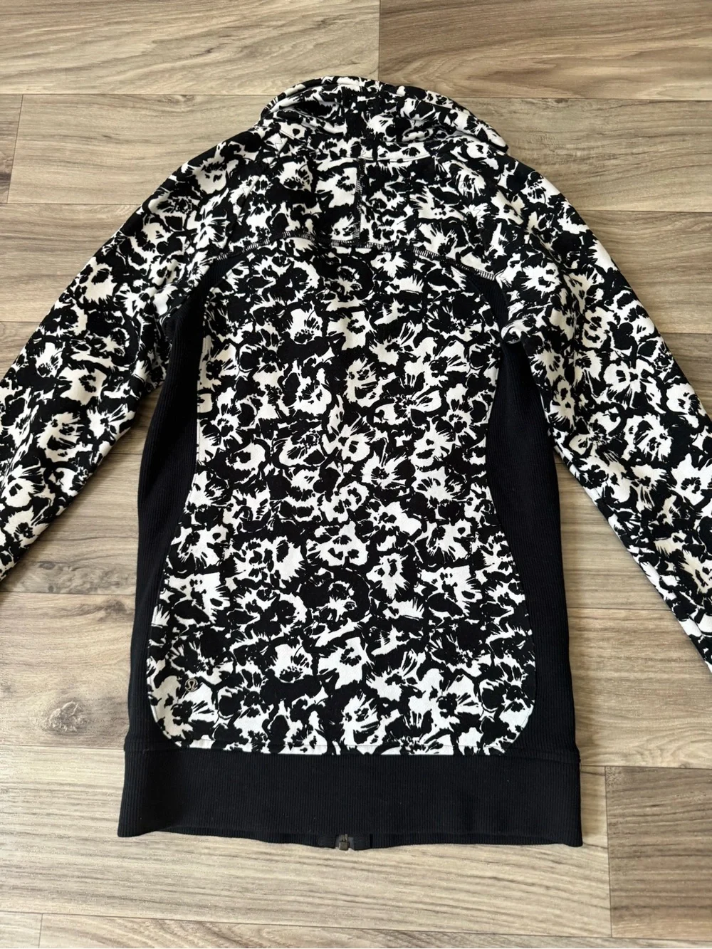 Lululemon Cozy Cuddle Up Jacket in Fleur Sombre Size 2